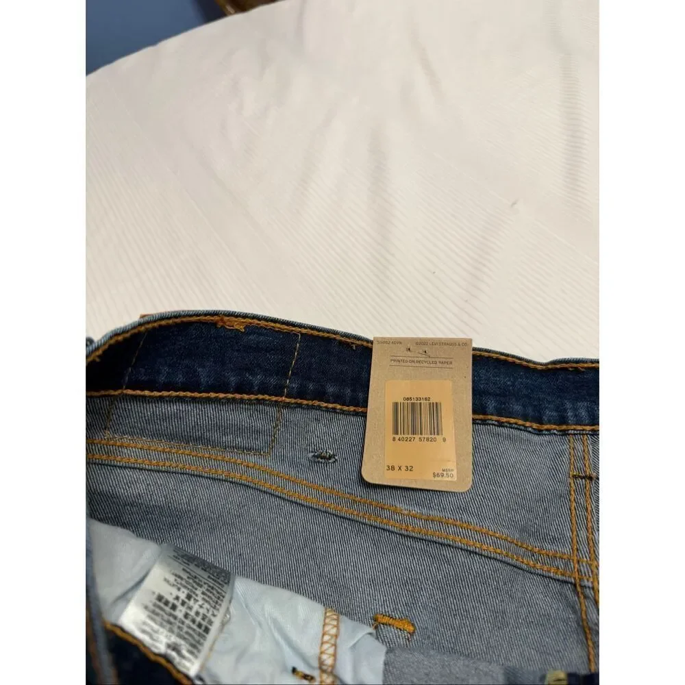 NWT Levi’s Men’s 513 Slim Straight Denim Jeans Size 38 X 32 New